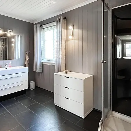 Hébergement de vacances Gorgeous In Lindesnes With Kitchen *