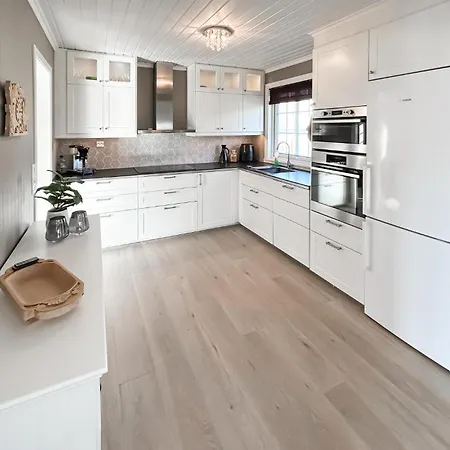 Casa de Férias Gorgeous In Lindesnes With Kitchen *