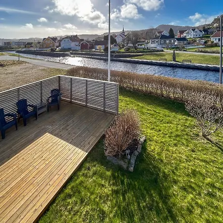 Gorgeous In Lindesnes With Kitchen *