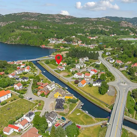 Gorgeous In Lindesnes With Kitchen